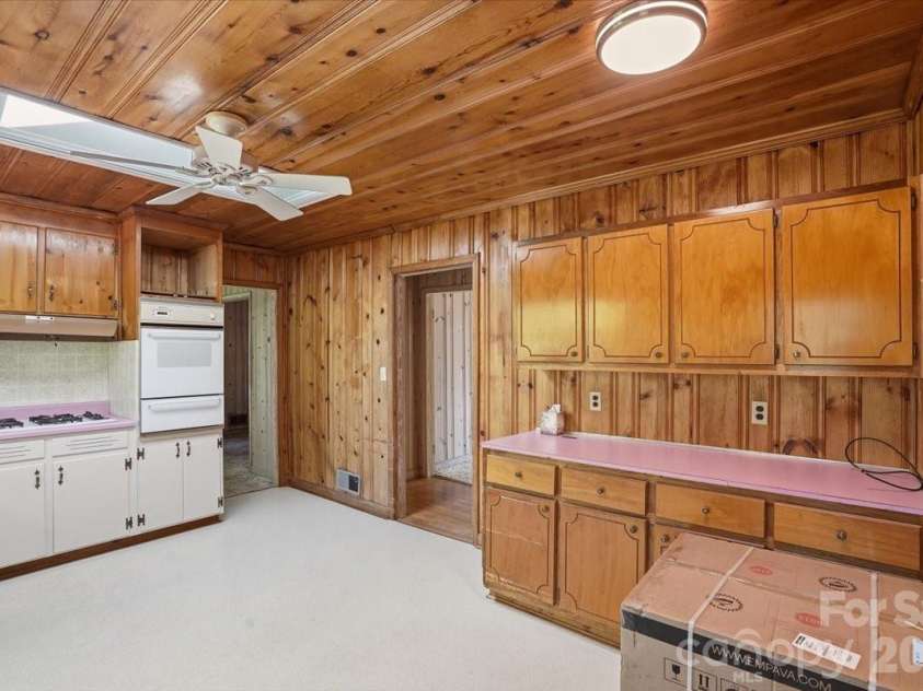 160 Denton Street, Columbus, NC 28722.  MLS# CAR4367933, YatesRealty ID 15579. 