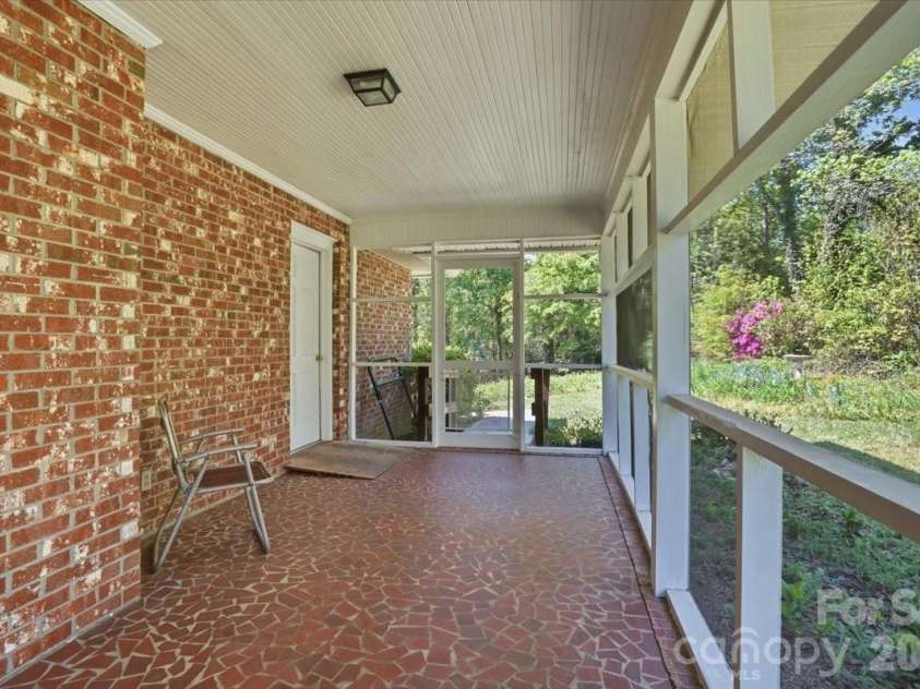 160 Denton Street, Columbus, NC 28722.  MLS# CAR4367933, YatesRealty ID 15579. 