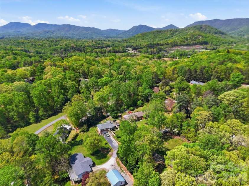 160 Denton Street, Columbus, NC 28722.  MLS# CAR4367933, YatesRealty ID 15579. 