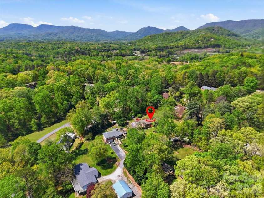 160 Denton Street, Columbus, NC 28722.  MLS# CAR4367933, YatesRealty ID 15579. 