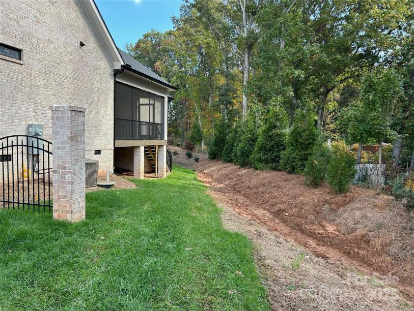 #89 Silver Trace Lane, Denver, NC 28037.  MLS# CAR4216563, YatesRealty ID 15579. 