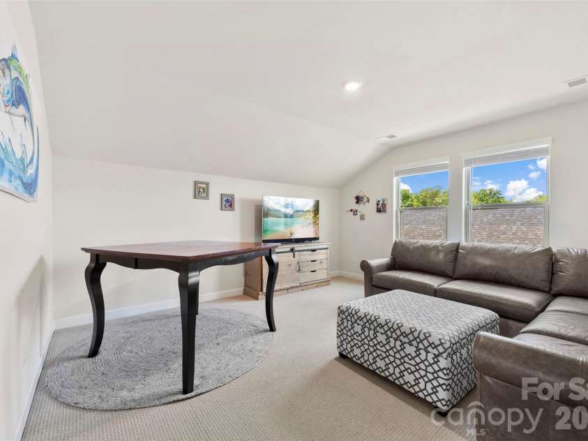 5727 Lavaux Court, Charlotte, NC 28214.  MLS# CAR4338044, YatesRealty ID 1558. 