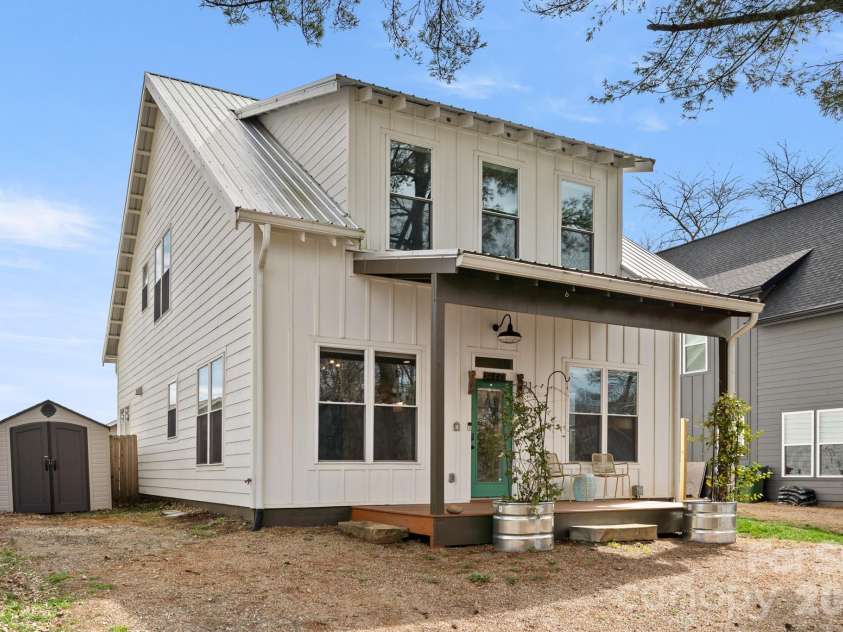 21 Boyd Avenue, Asheville, NC 28806.  MLS# CAR4356260, YatesRealty ID 15580. 