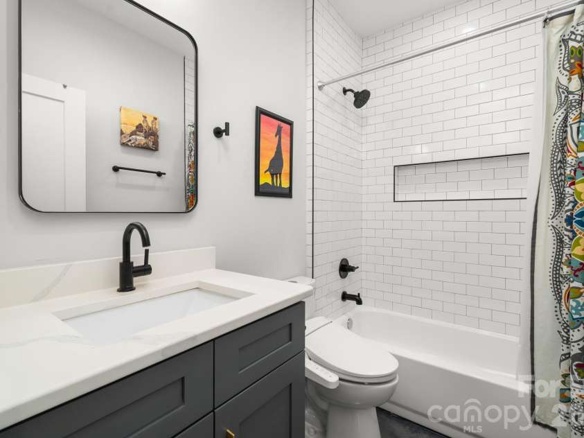 21 Boyd Avenue, Asheville, NC 28806.  MLS# CAR4356260, YatesRealty ID 15580. 