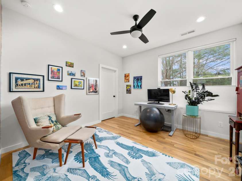 21 Boyd Avenue, Asheville, NC 28806.  MLS# CAR4356260, YatesRealty ID 15580. 