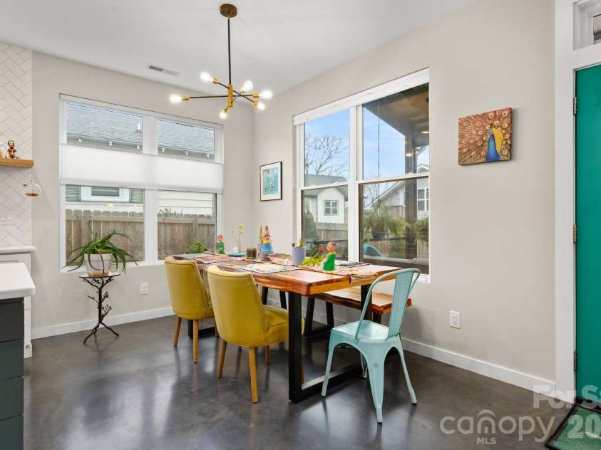 21 Boyd Avenue, Asheville, NC 28806.  MLS# CAR4356260, YatesRealty ID 15580. 