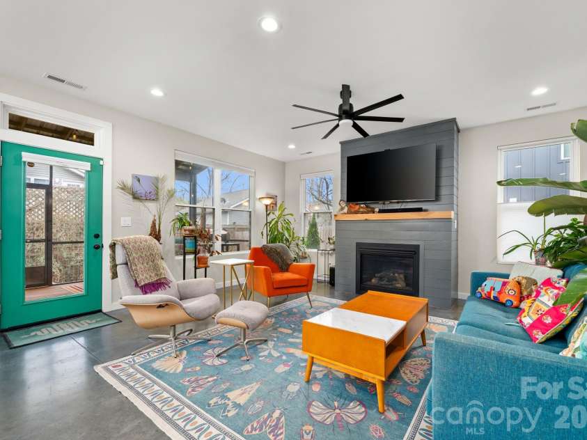 21 Boyd Avenue, Asheville, NC 28806.  MLS# CAR4356260, YatesRealty ID 15580. 