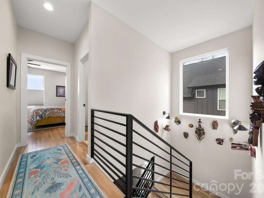 21 Boyd Avenue, Asheville, NC 28806.  MLS# CAR4356260, YatesRealty ID 15580. 