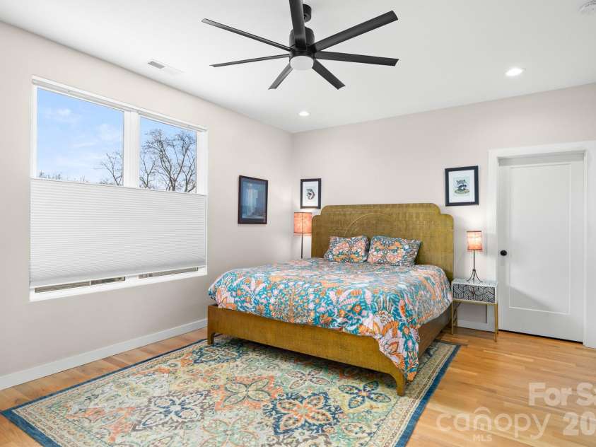 21 Boyd Avenue, Asheville, NC 28806.  MLS# CAR4356260, YatesRealty ID 15580. 