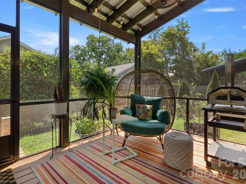 21 Boyd Avenue, Asheville, NC 28806.  MLS# CAR4356260, YatesRealty ID 15580. 
