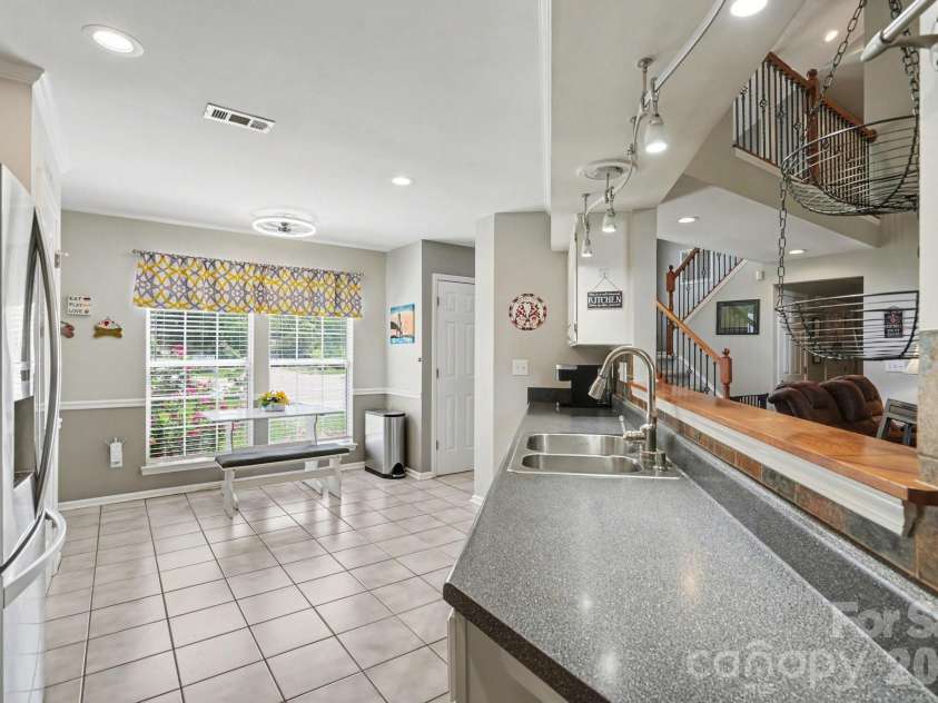 8700 Heather View Court, Charlotte, NC 28216.  MLS# CAR4370631, YatesRealty ID 15581. 