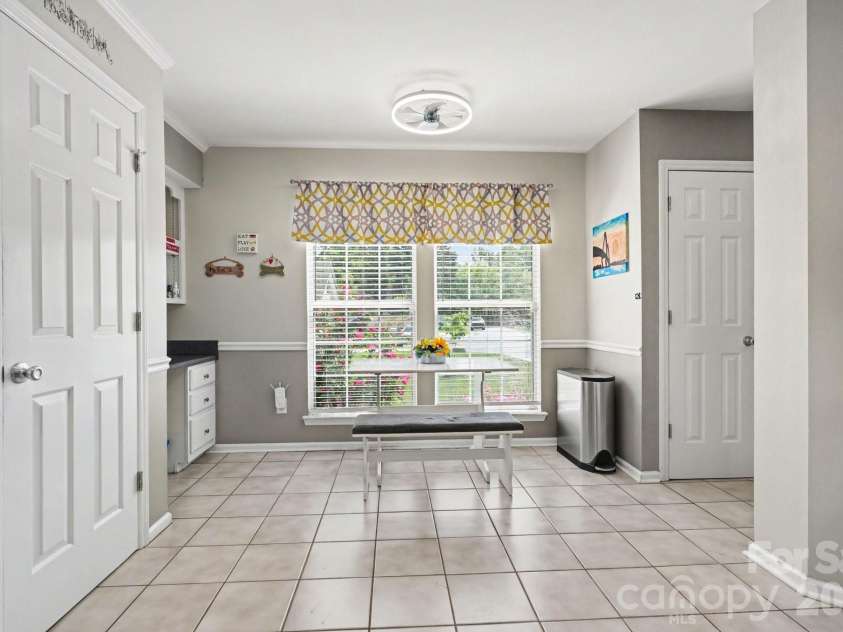 8700 Heather View Court, Charlotte, NC 28216.  MLS# CAR4370631, YatesRealty ID 15581. 