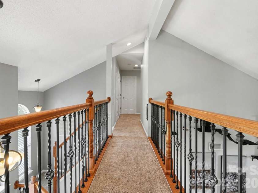 8700 Heather View Court, Charlotte, NC 28216.  MLS# CAR4370631, YatesRealty ID 15581. 