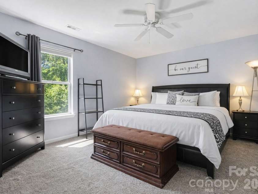 8700 Heather View Court, Charlotte, NC 28216.  MLS# CAR4370631, YatesRealty ID 15581. 