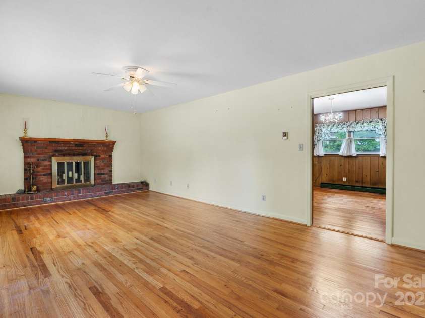 713 Crozet Street, Valdese, NC 28690.  MLS# CAR4258235, YatesRealty ID 15582. 
