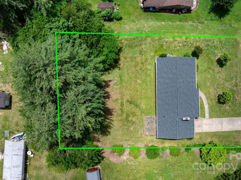 713 Crozet Street, Valdese, NC 28690.  MLS# CAR4258235, YatesRealty ID 15582. 