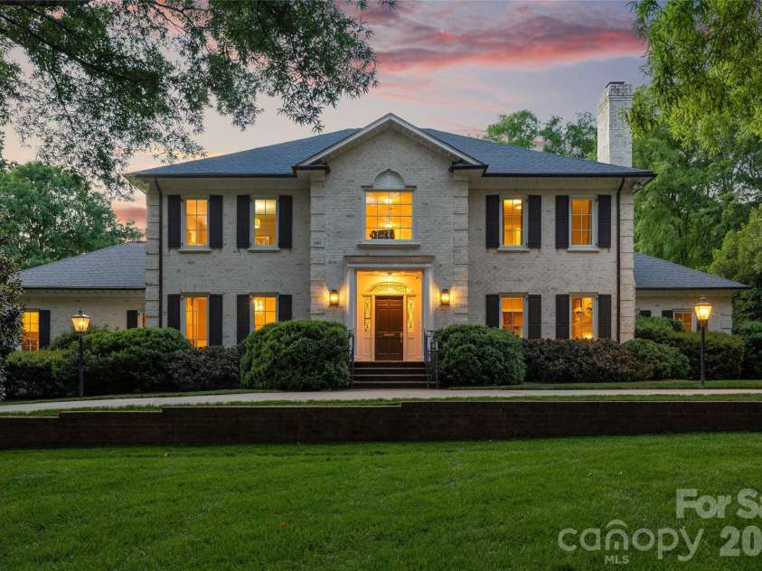 2514 Beretania Circle, Charlotte, NC 28211.  MLS# CAR4373234, YatesRealty ID 15583. 