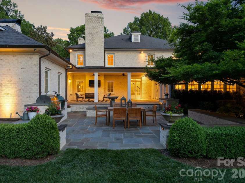 2514 Beretania Circle, Charlotte, NC 28211.  MLS# CAR4373234, YatesRealty ID 15583. 