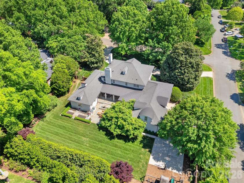 2514 Beretania Circle, Charlotte, NC 28211.  MLS# CAR4373234, YatesRealty ID 15583. 