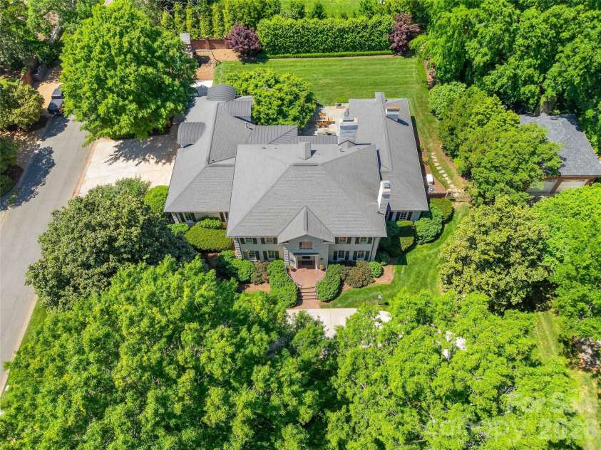 2514 Beretania Circle, Charlotte, NC 28211.  MLS# CAR4373234, YatesRealty ID 15583. 