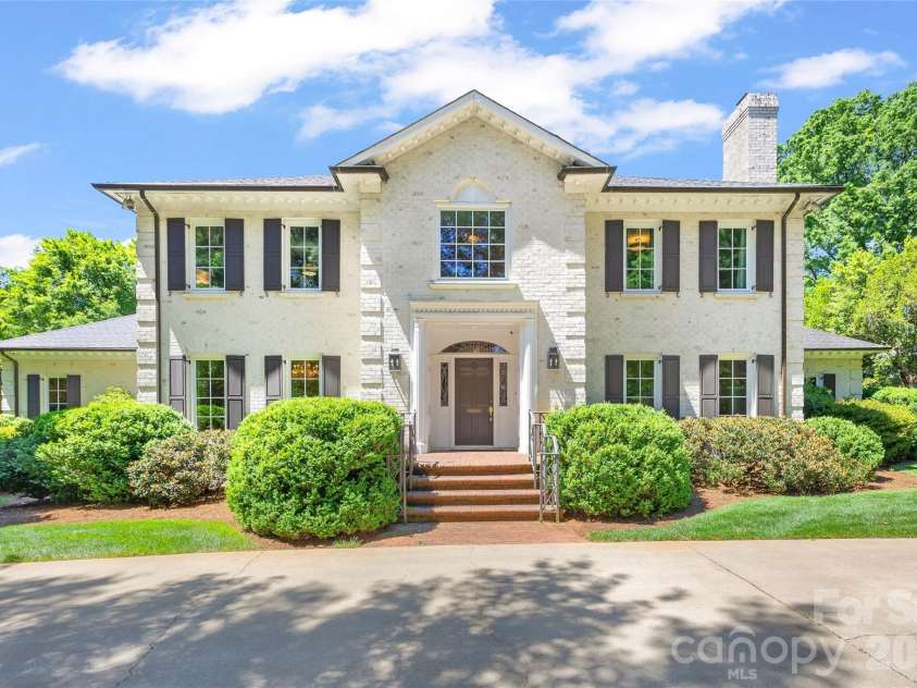 2514 Beretania Circle, Charlotte, NC 28211.  MLS# CAR4373234, YatesRealty ID 15583. 