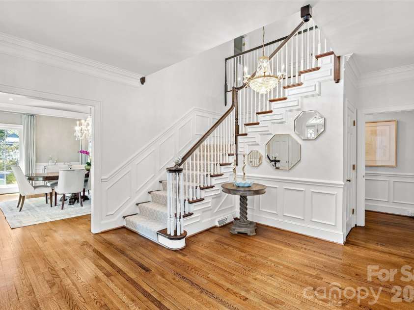 2514 Beretania Circle, Charlotte, NC 28211.  MLS# CAR4373234, YatesRealty ID 15583. 