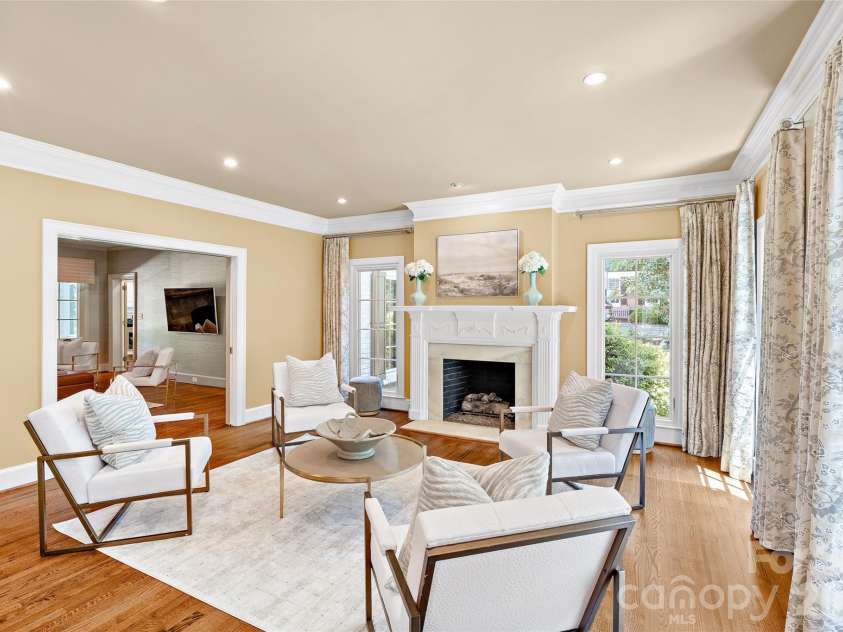 2514 Beretania Circle, Charlotte, NC 28211.  MLS# CAR4373234, YatesRealty ID 15583. 
