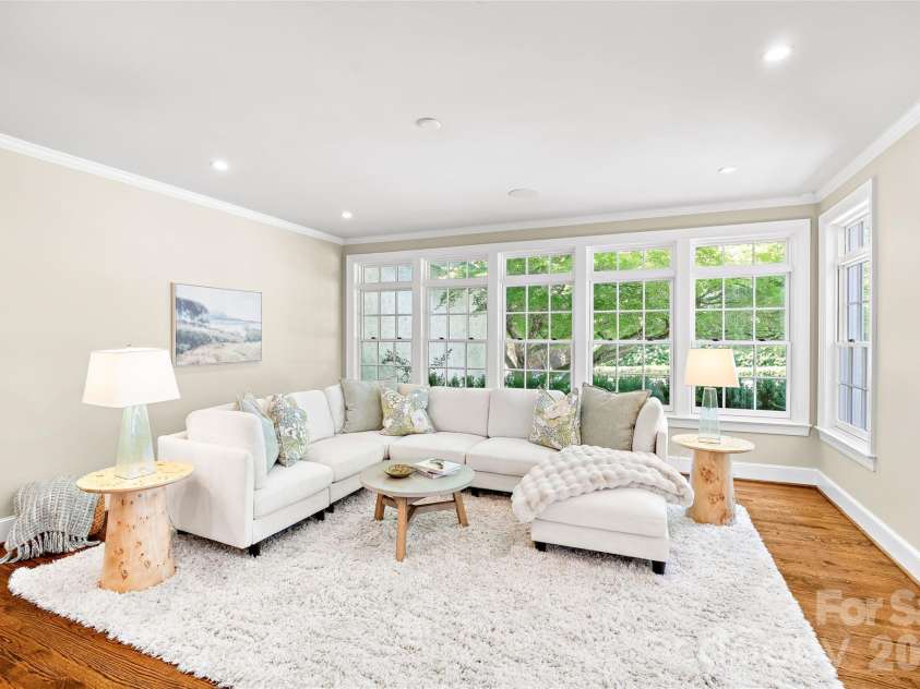 2514 Beretania Circle, Charlotte, NC 28211.  MLS# CAR4373234, YatesRealty ID 15583. 