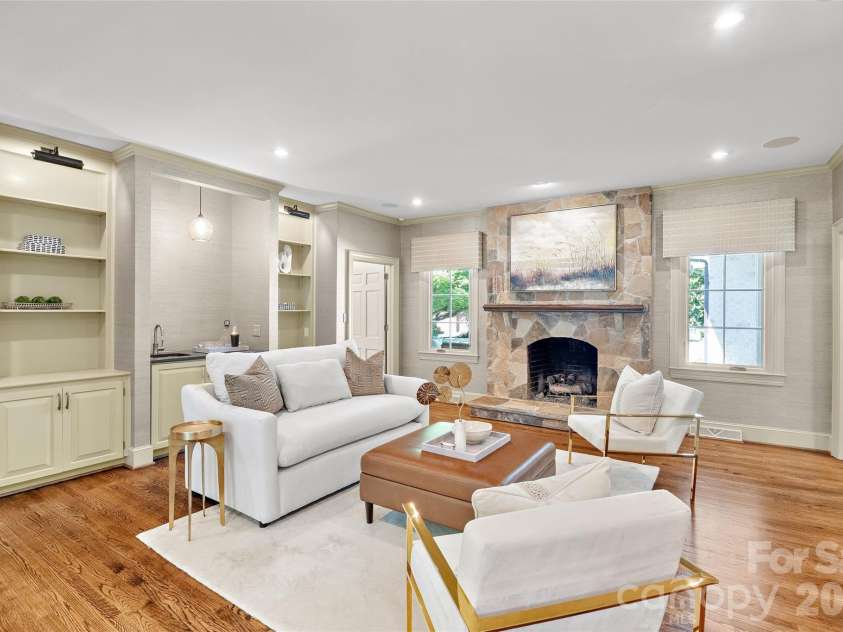 2514 Beretania Circle, Charlotte, NC 28211.  MLS# CAR4373234, YatesRealty ID 15583. 