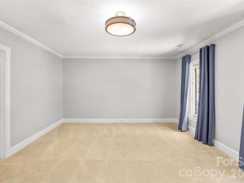 2514 Beretania Circle, Charlotte, NC 28211.  MLS# CAR4373234, YatesRealty ID 15583. 