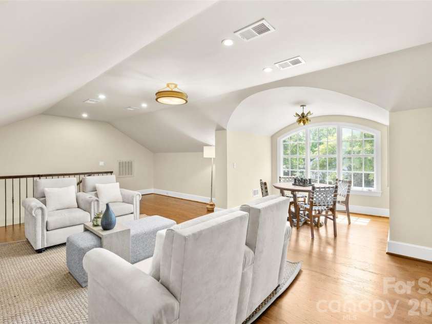 2514 Beretania Circle, Charlotte, NC 28211.  MLS# CAR4373234, YatesRealty ID 15583. 