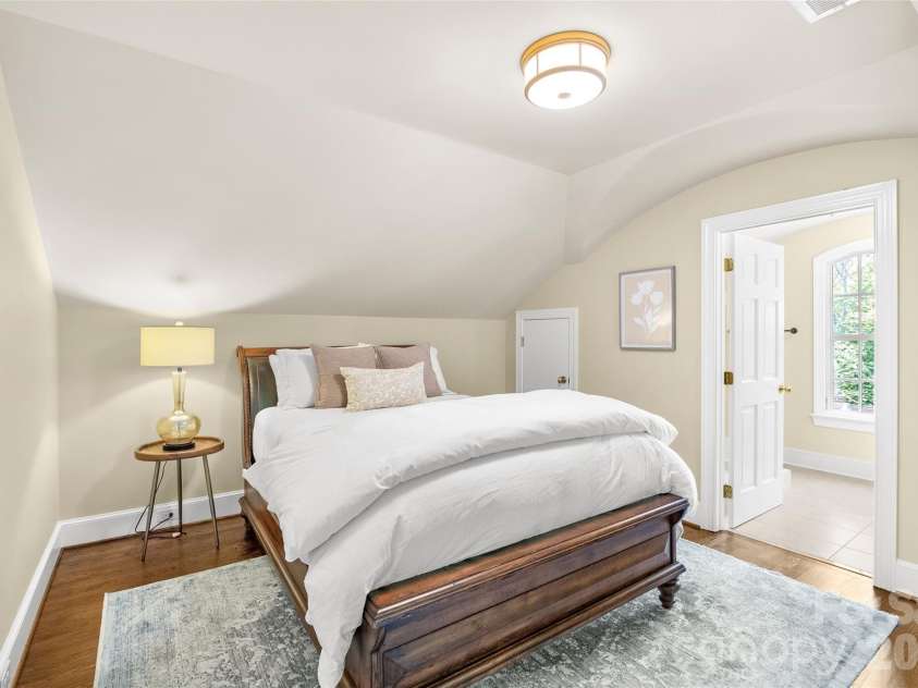 2514 Beretania Circle, Charlotte, NC 28211.  MLS# CAR4373234, YatesRealty ID 15583. 