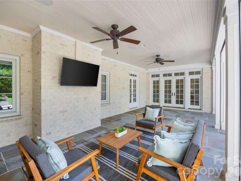 2514 Beretania Circle, Charlotte, NC 28211.  MLS# CAR4373234, YatesRealty ID 15583. 