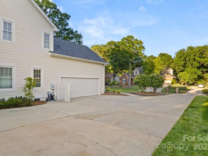 3340 Blue Jay Pass, Fort Mill, SC 29708.  MLS# CAR4254626, YatesRealty ID 15585. 