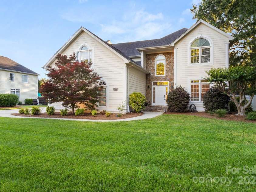 3340 Blue Jay Pass, Fort Mill, SC 29708.  MLS# CAR4254626, YatesRealty ID 15585. 