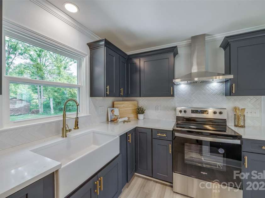 1090 Bowser Street, Rock Hill, SC 29730.  MLS# CAR4249644, YatesRealty ID 15586. 