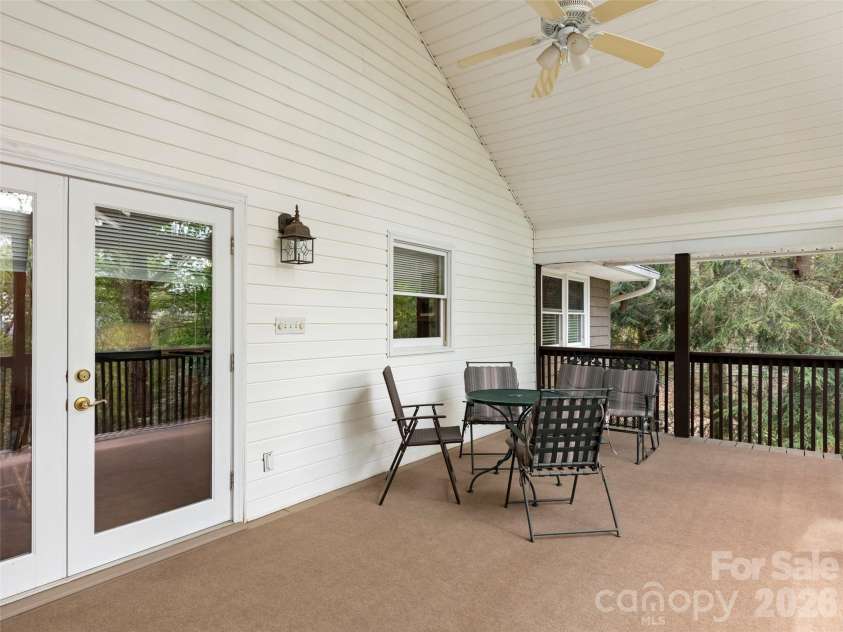 32 Westridge Drive, Asheville, NC 28803.  MLS# CAR4371050, YatesRealty ID 15586. 
