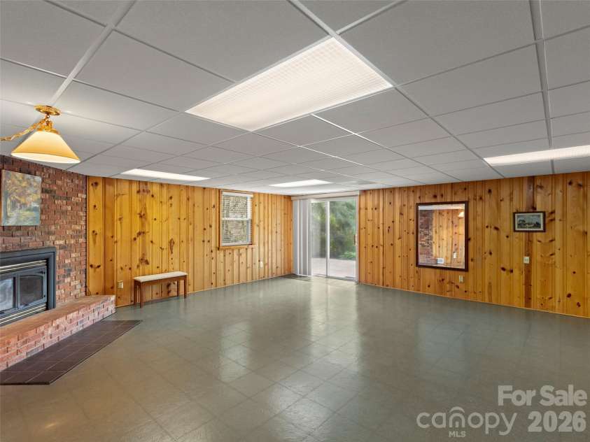 32 Westridge Drive, Asheville, NC 28803.  MLS# CAR4371050, YatesRealty ID 15586. 