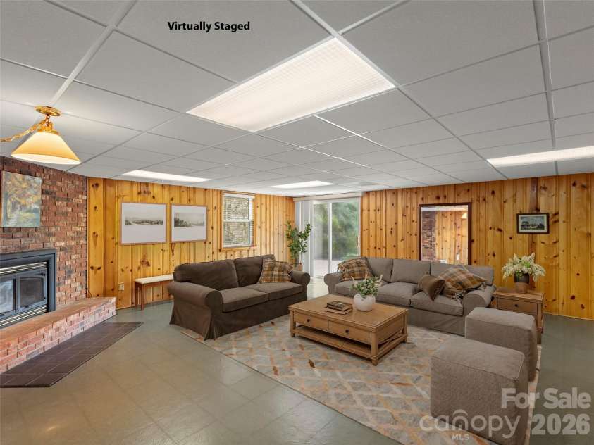 32 Westridge Drive, Asheville, NC 28803.  MLS# CAR4371050, YatesRealty ID 15586. 