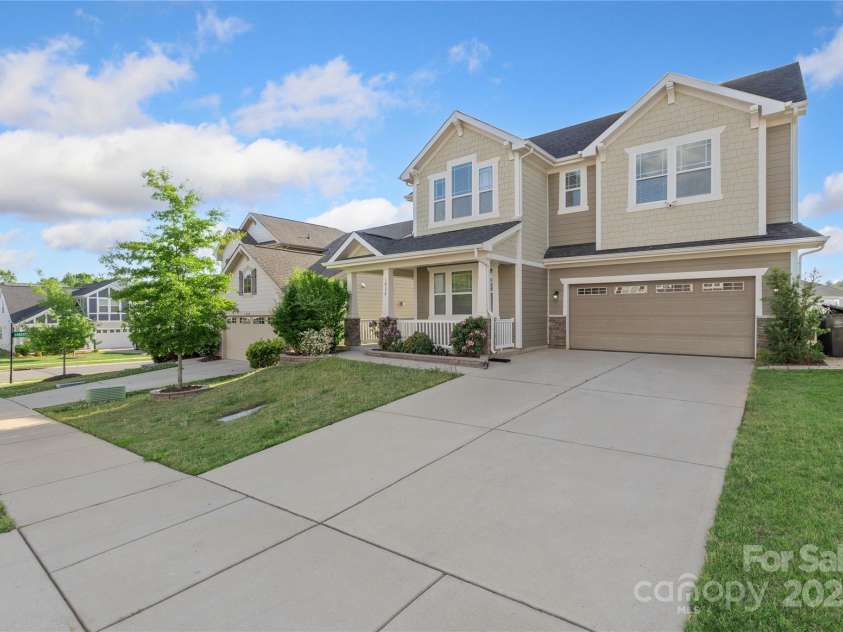 16134 Kelby Cove, Charlotte, NC 28278.  MLS# CAR4252039, YatesRealty ID 15588. 