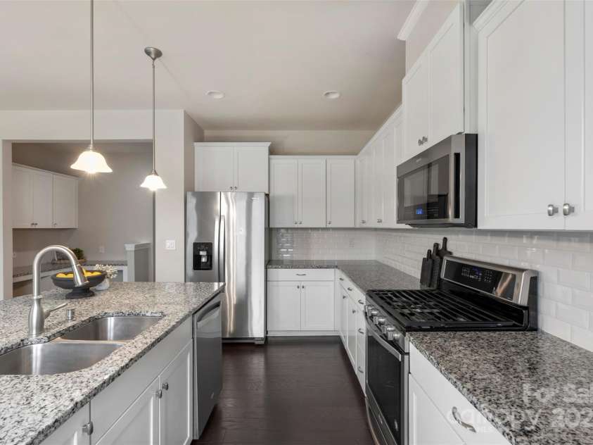 16134 Kelby Cove, Charlotte, NC 28278.  MLS# CAR4252039, YatesRealty ID 15588. 