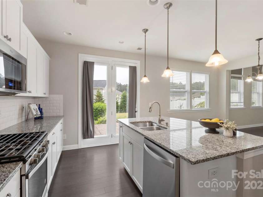 16134 Kelby Cove, Charlotte, NC 28278.  MLS# CAR4252039, YatesRealty ID 15588. 