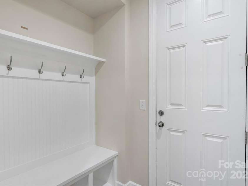 16134 Kelby Cove, Charlotte, NC 28278.  MLS# CAR4252039, YatesRealty ID 15588. 