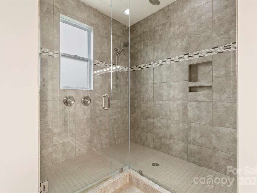16134 Kelby Cove, Charlotte, NC 28278.  MLS# CAR4252039, YatesRealty ID 15588. 