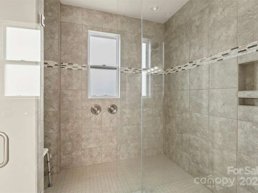 16134 Kelby Cove, Charlotte, NC 28278.  MLS# CAR4252039, YatesRealty ID 15588. 