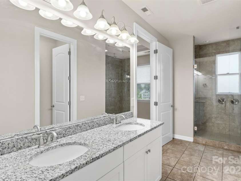 16134 Kelby Cove, Charlotte, NC 28278.  MLS# CAR4252039, YatesRealty ID 15588. 