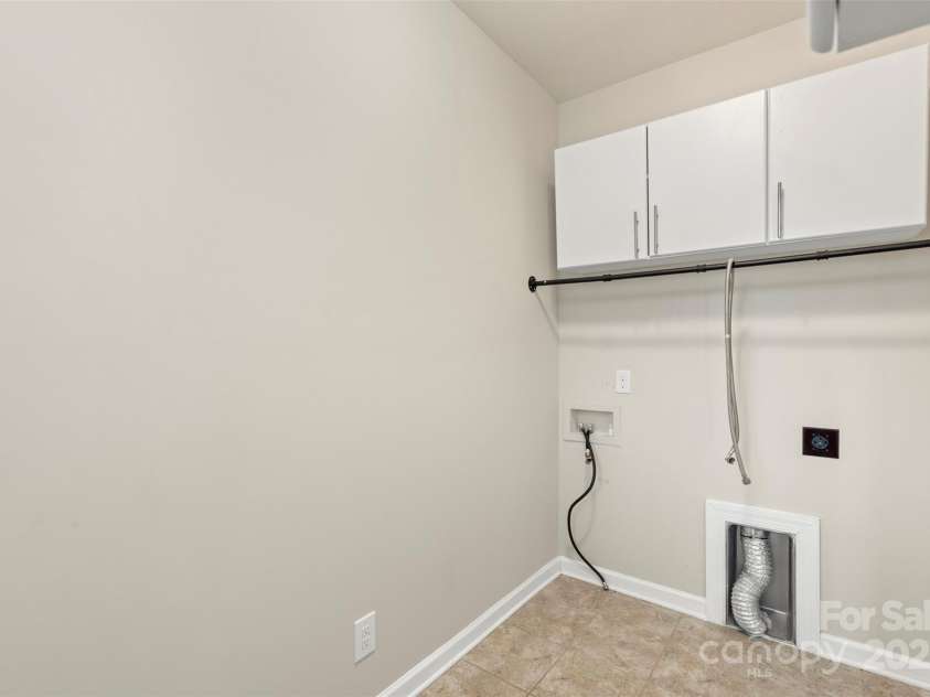 16134 Kelby Cove, Charlotte, NC 28278.  MLS# CAR4252039, YatesRealty ID 15588. 