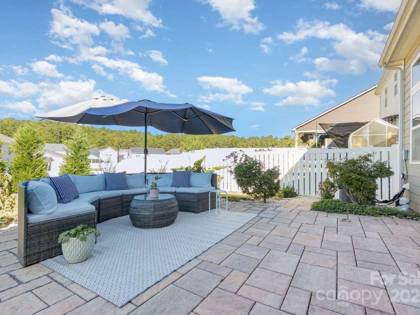 16134 Kelby Cove, Charlotte, NC 28278.  MLS# CAR4252039, YatesRealty ID 15588. 