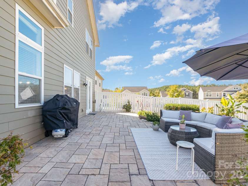 16134 Kelby Cove, Charlotte, NC 28278.  MLS# CAR4252039, YatesRealty ID 15588. 
