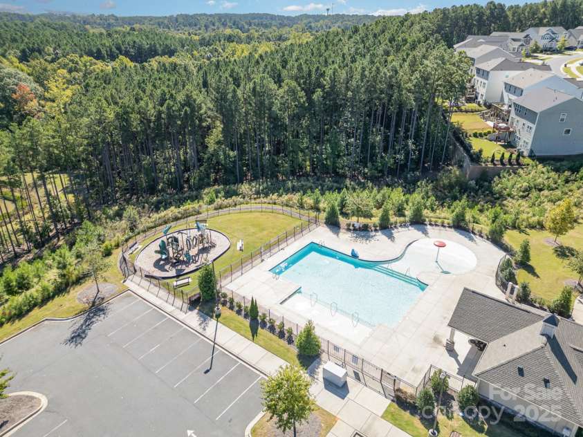 16134 Kelby Cove, Charlotte, NC 28278.  MLS# CAR4252039, YatesRealty ID 15588. 